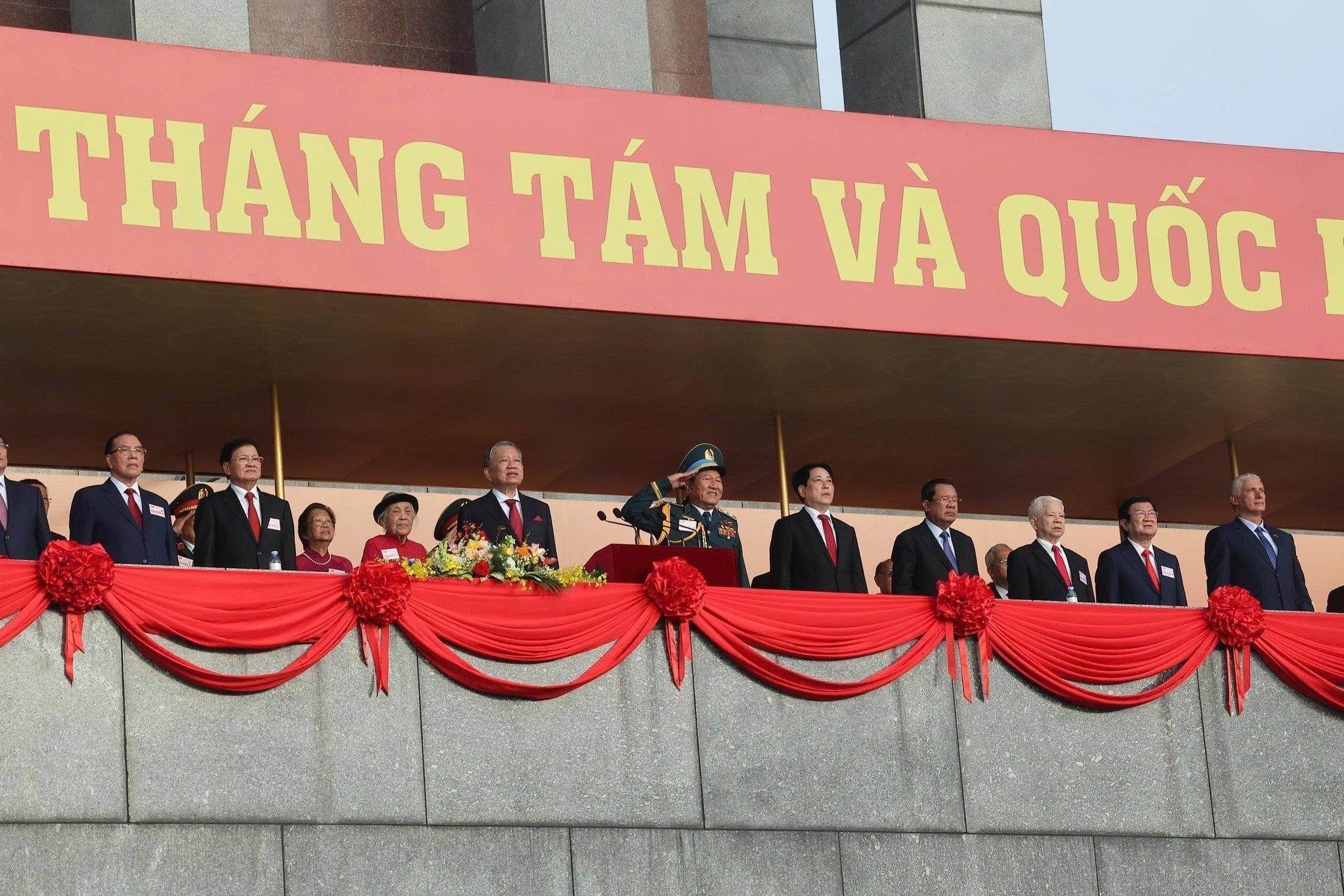 Miguel Díaz-Canel en Vietnam