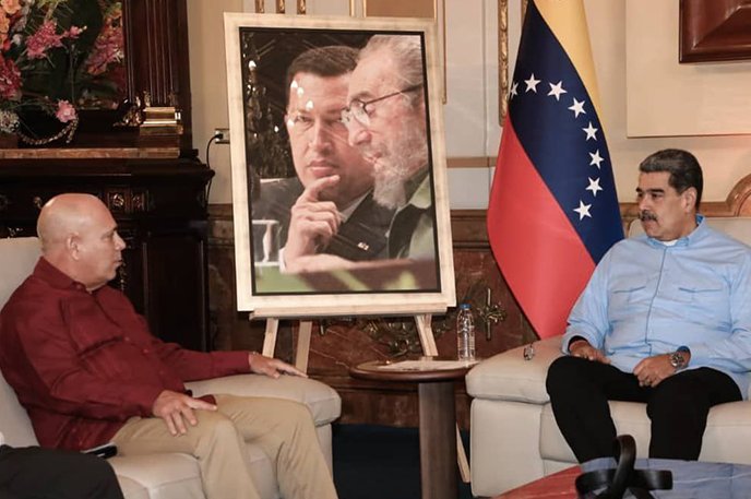 Nicolás Maduro recibió a la delegación cubana