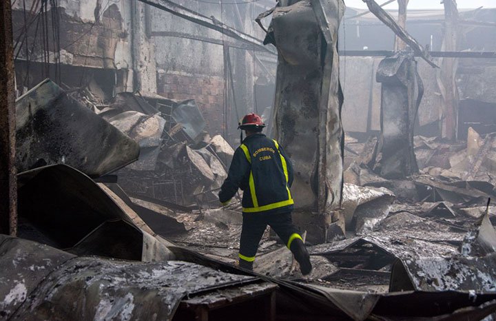Extinguen incendio en industria pesquera de Pinar del Río