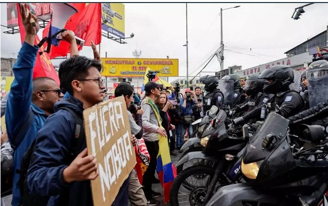 Continúan las manifestaciones contra Noboa