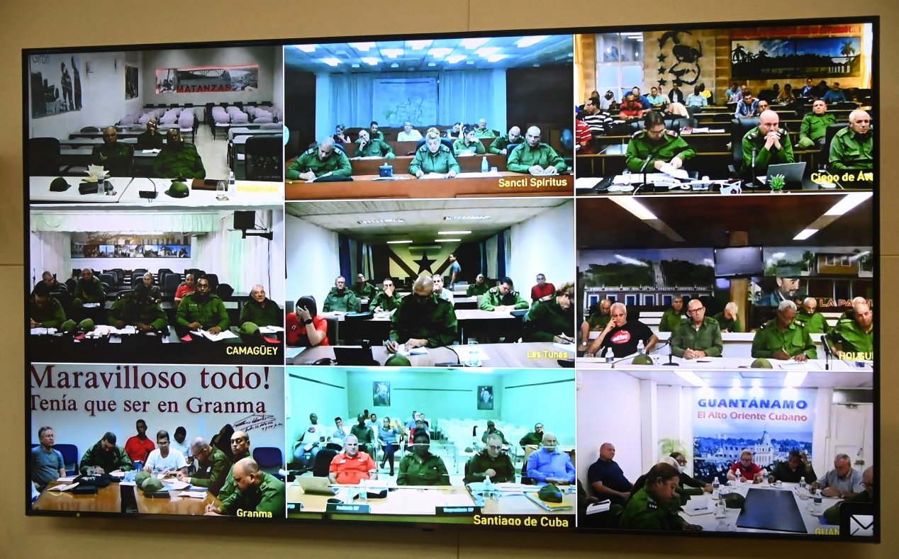 Reunión ampliada del Consejo de Defensa Nacional ante el paso de Melissa