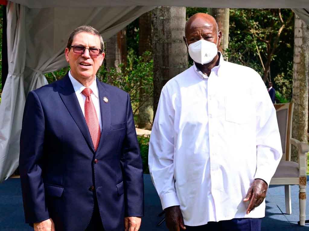 Presidente de Uganda recibe a canciller cubano