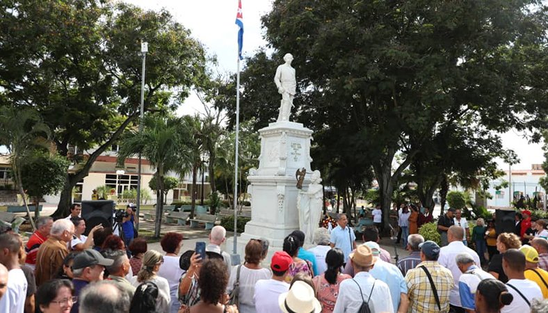 Los participantes en el Congreso han rendido homenaje a varios de nuestros próceres en tierras tuneras.