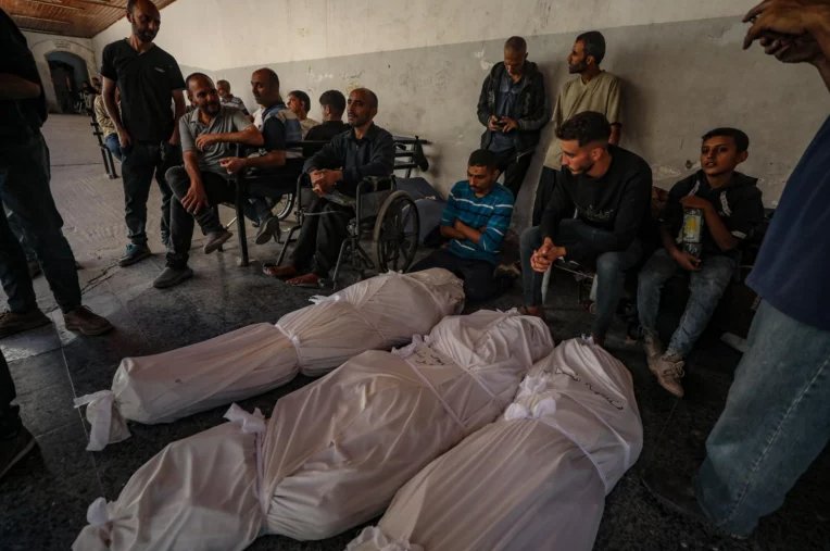 Con la última entrega realizada en la noche del sábado 18 de octubre, Hamás ha devuelto los restos de 12 de los 28 cuerpos de cautivos que permanecen en Gaza