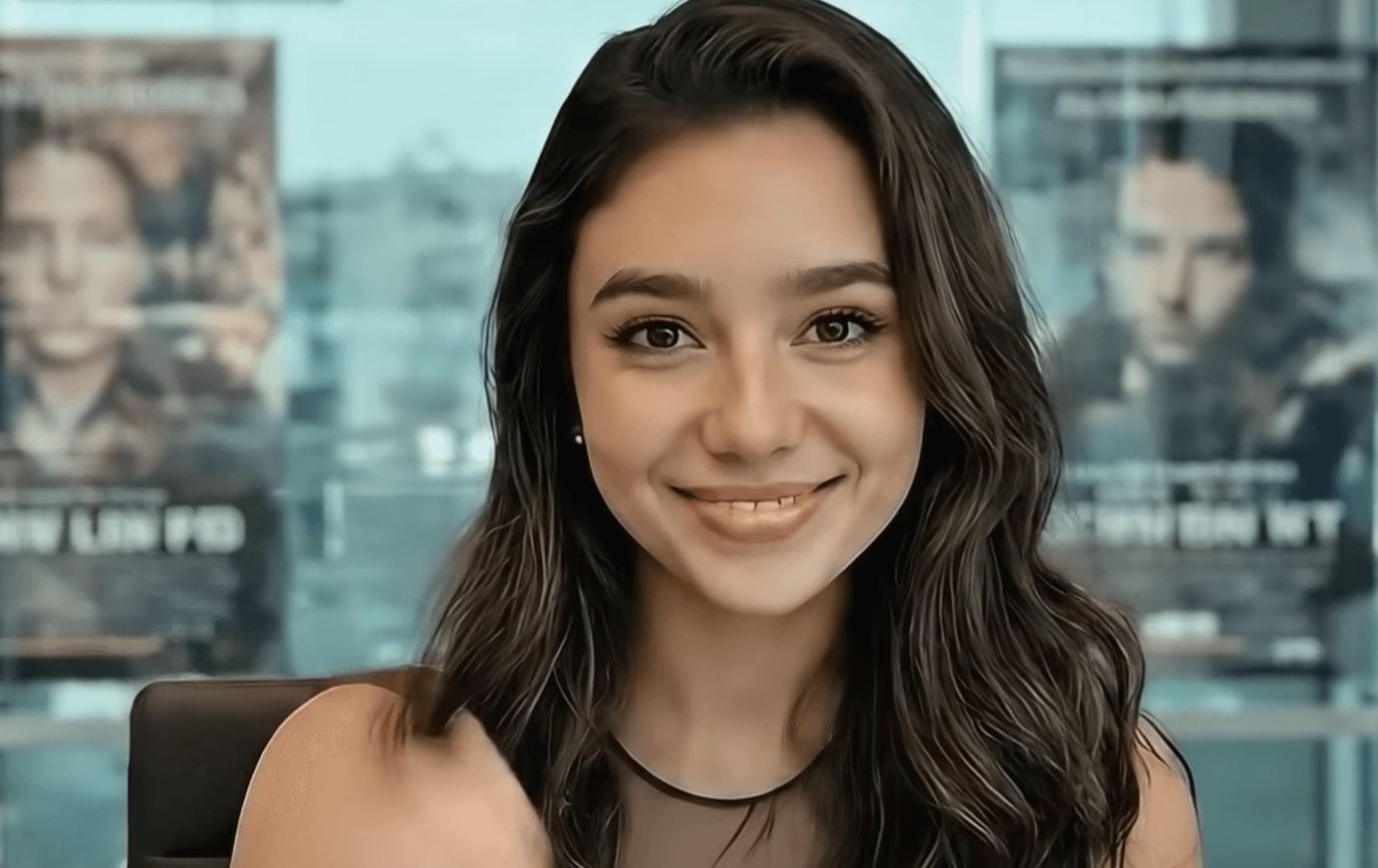 La empresa Xicoia ha ido promocionando poco a poco a Tilly Norwood en redes sociales, publicando constantemente fotos y vídeos de ella