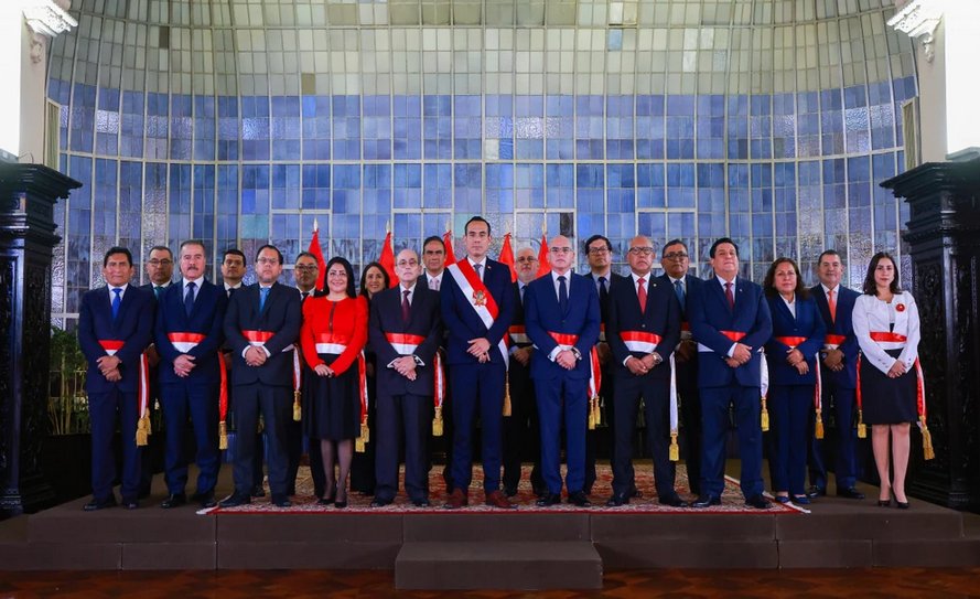 Nuevo gabinete presidencial de Perú