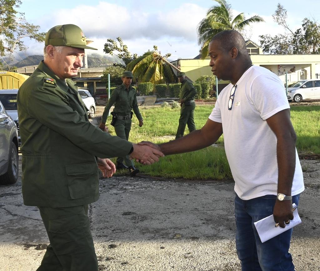 Díaz-Canel continúa chequeo de afectaciones causadas por Melissa en Santiago de Cuba