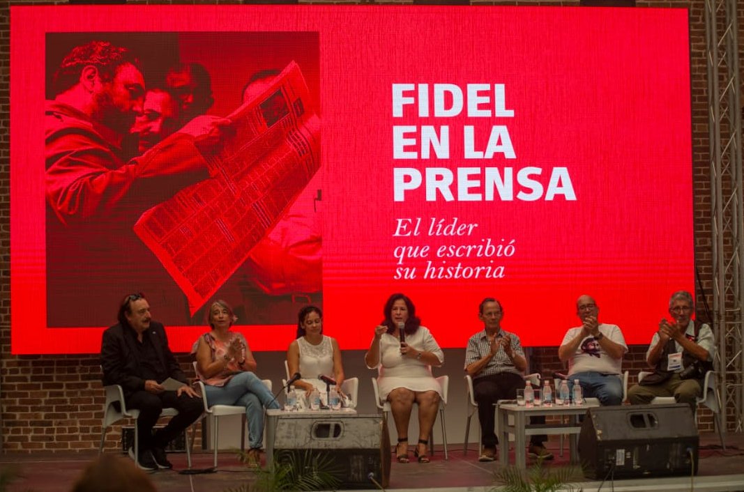 Un prestigioso panel de periodistas valoraron sus experiencias junto al Comandante en Jefe Fidel Castro Ruz.