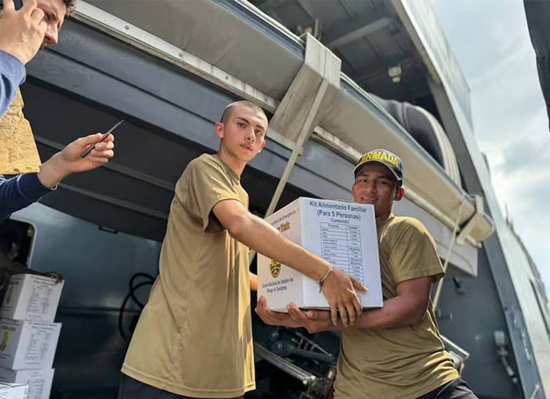 Cargamento con ayuda humanitaria para los damnificados del huracán Melissa.