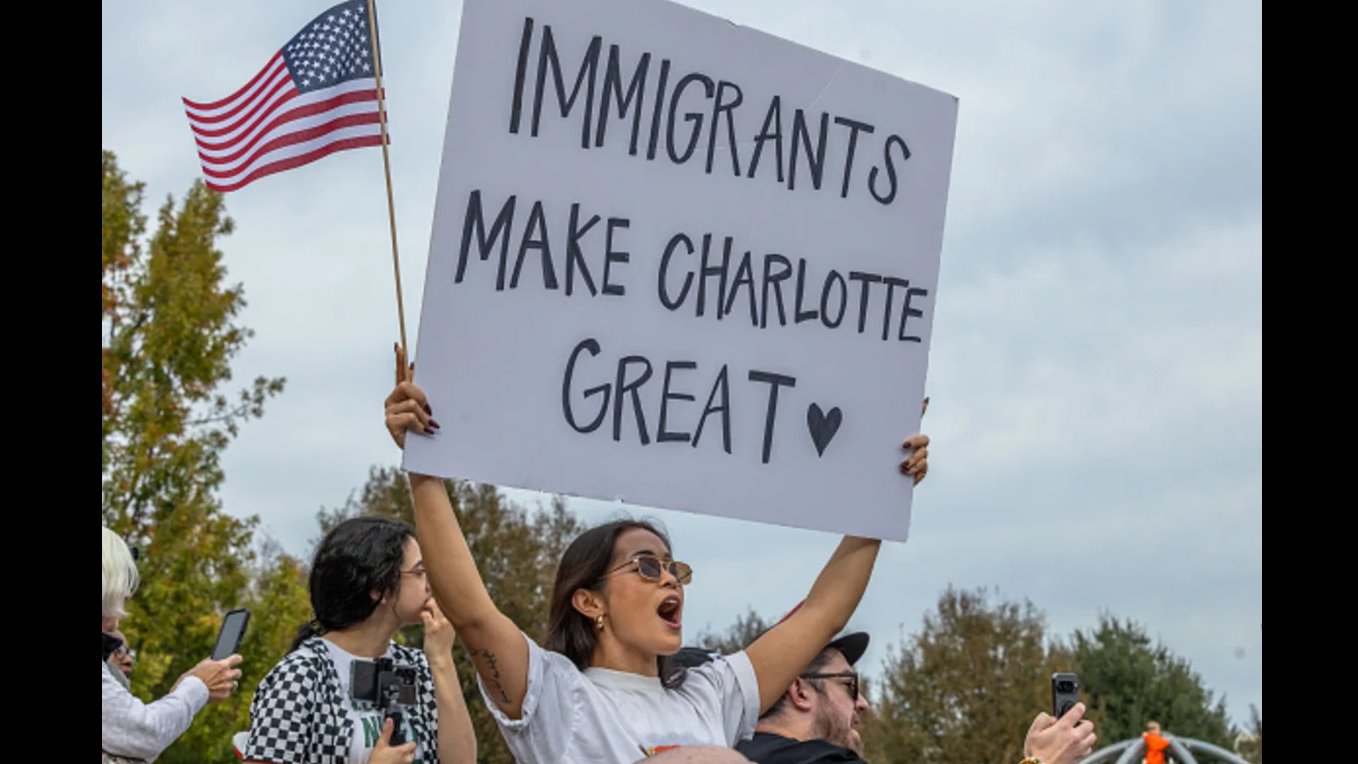 Manifestación No Border Patrol In Charlotte