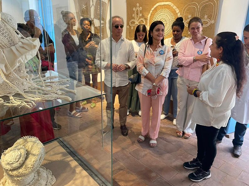 El soporte de las piezas es yute reciclado.