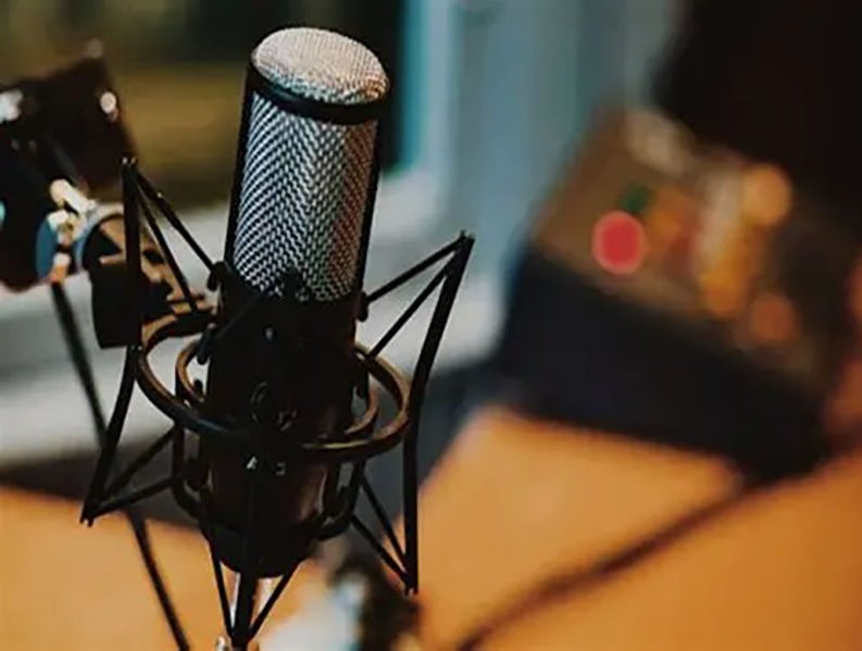 El programa teórico del Coloquio incluye paneles a cargo de docentes y egresados sobresalientes del CERT