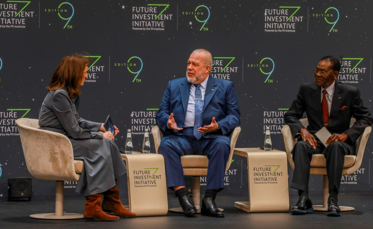 Panel compartido por el miembro del Buró Político y Primer Ministro, Manuel Marrero Cruz, y el presidente de Guinea Ecuatorial, Teodoro Obiang Nguema.