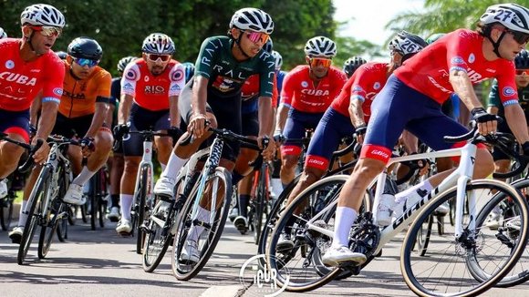 Ciclistas cubanos