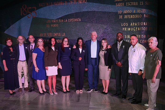 Acto central en conmemoración por el Día del Educador