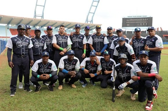 Béisbol: Holguín vence a Industriales y se acerca a la cima en la Serie Nacional