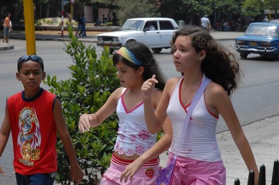 La norma jurídica ofrece una mirada multisectorial y transectorial hacia grupos etarios diversos