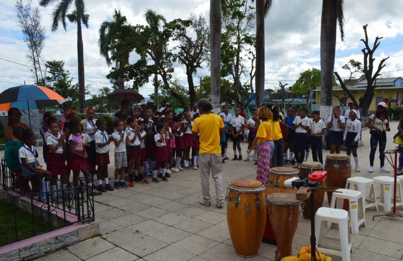 Brigadas culturales compartieron alegría tras el huracán Melissa