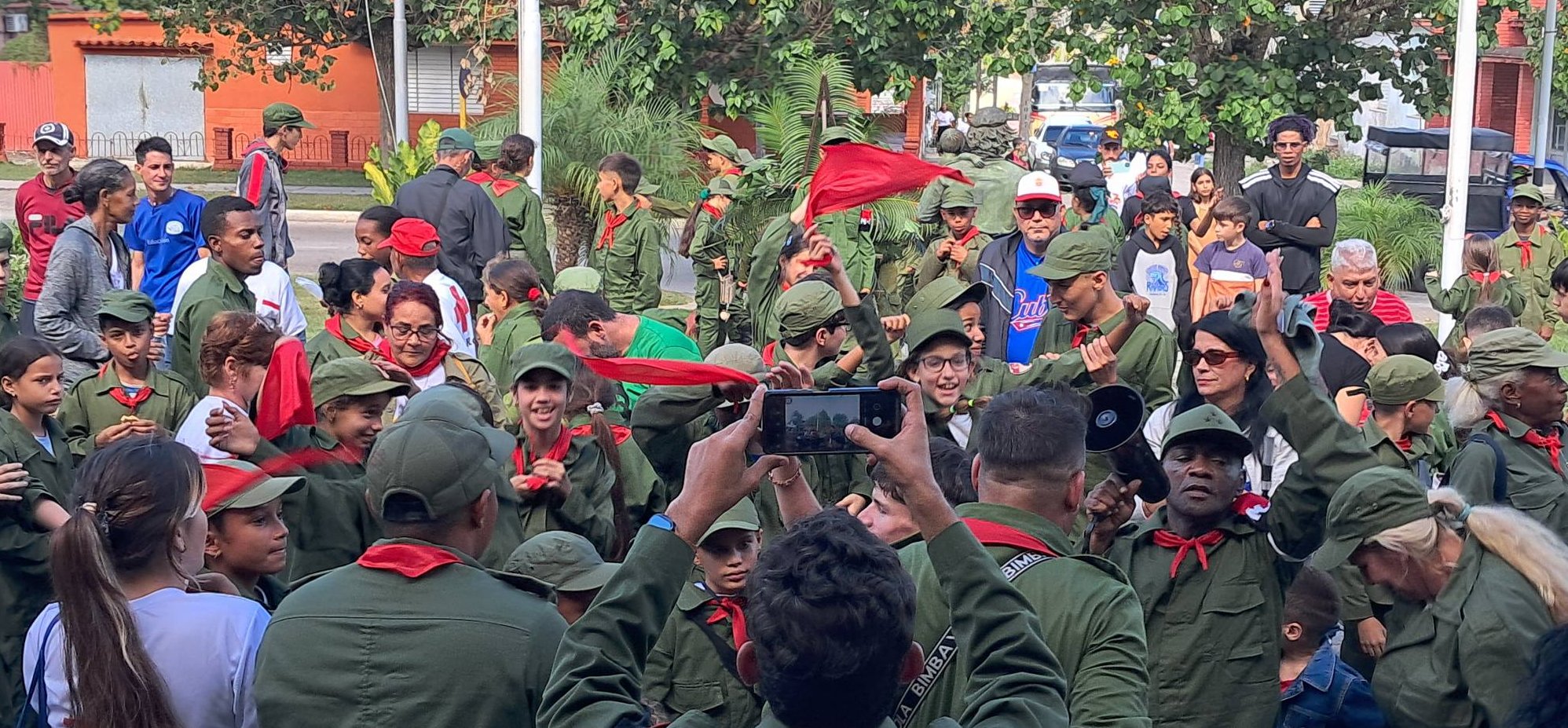 Los protagonistas de la reedición dejaron recuerdos de su visita a los sitios históricos