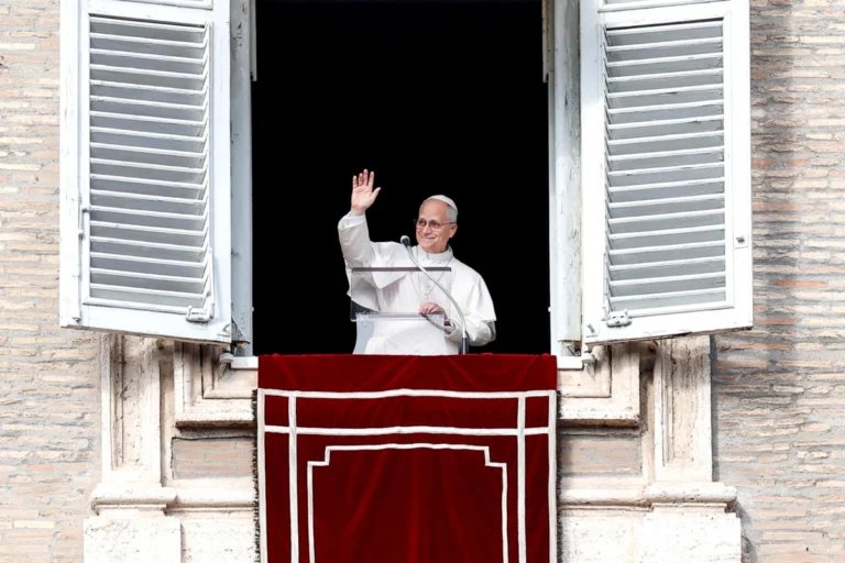 Papa León XIV inaugura el año con llamado a la paz