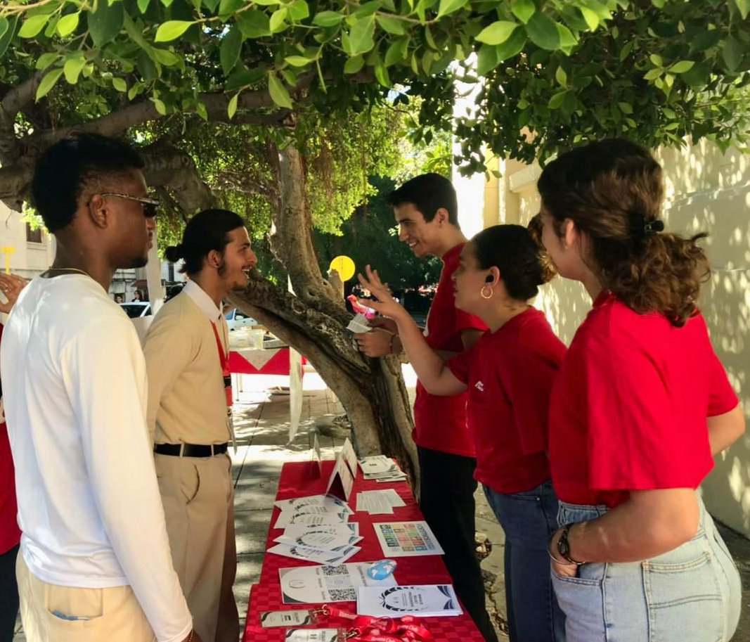 Al encuentro se presentaron 30 estands donde las distintas facultades de la Universidad tuvieron especial protagonismo.
