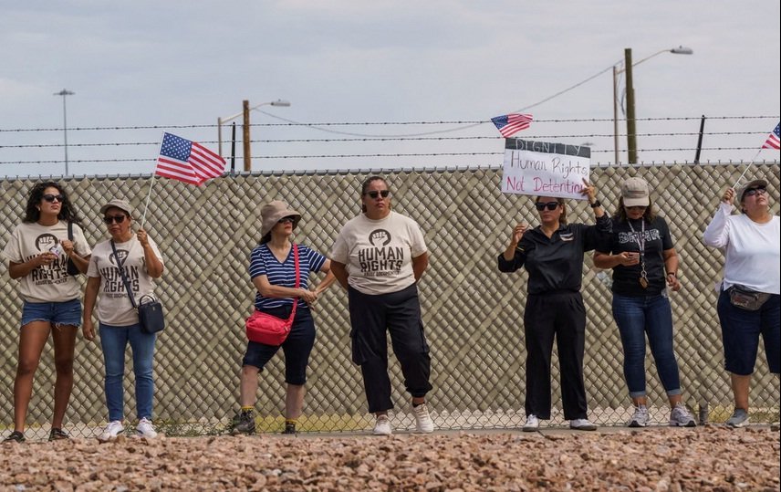 Protesta afuera de Fort Bliss