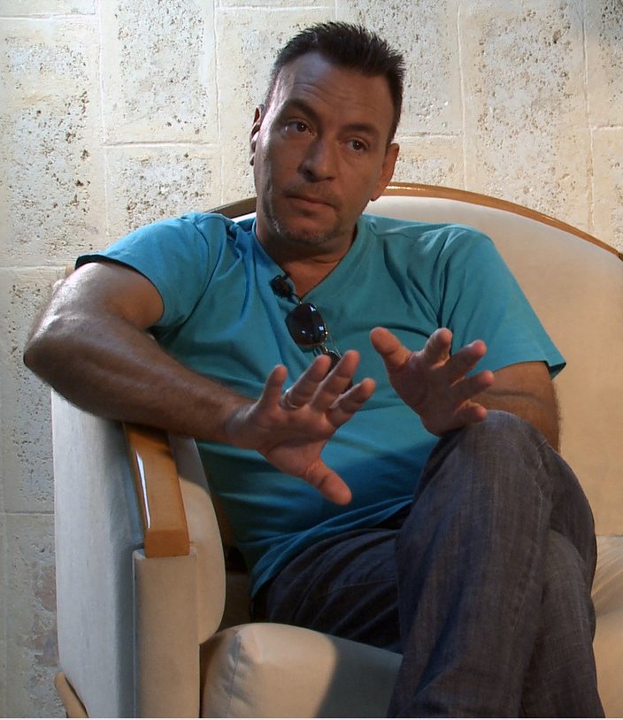 Víctor Pagola fundador del CPH y director  de  su grupo por más de tres décadas