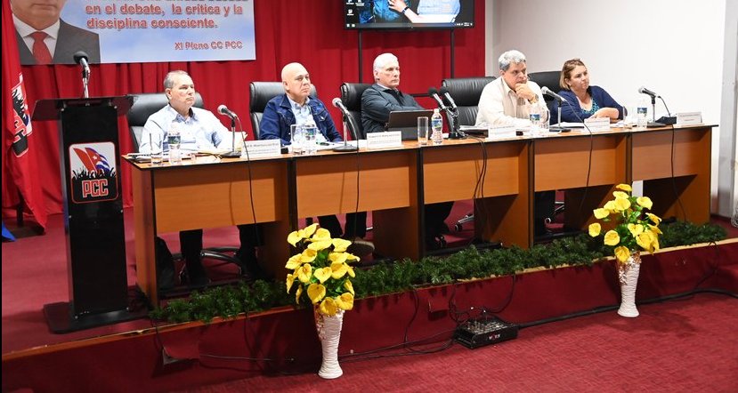 Pleno Extraordinario del Comité Provincial del Partido Comunista en  Cienfuegos