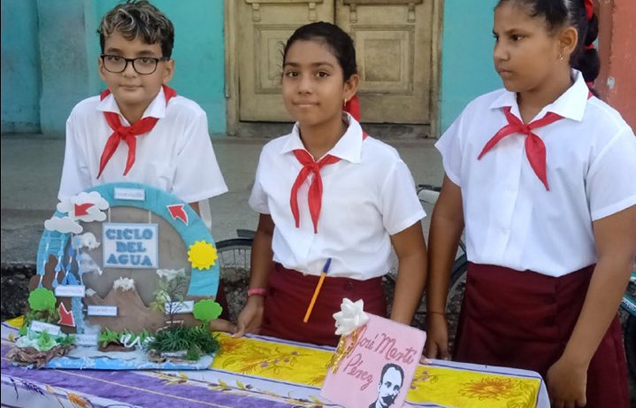 Avileños crean medios de enseñanza con materiales reciclados
