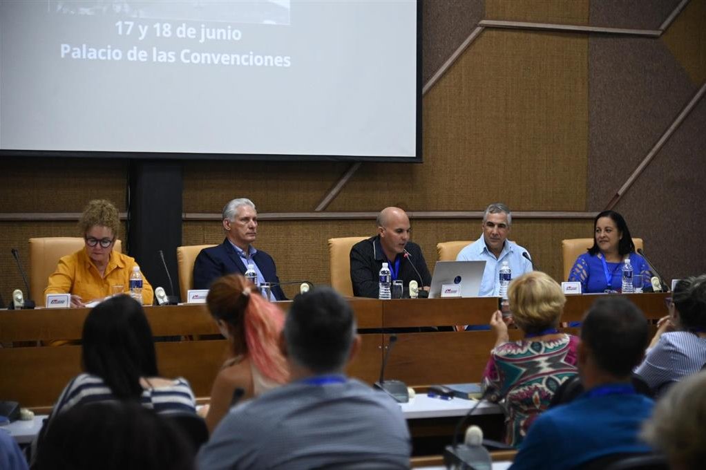 En esta década de existencia, la UIC ha trabajado por la informatización, transformación e impulso de las nuevas tecnologías en el país.