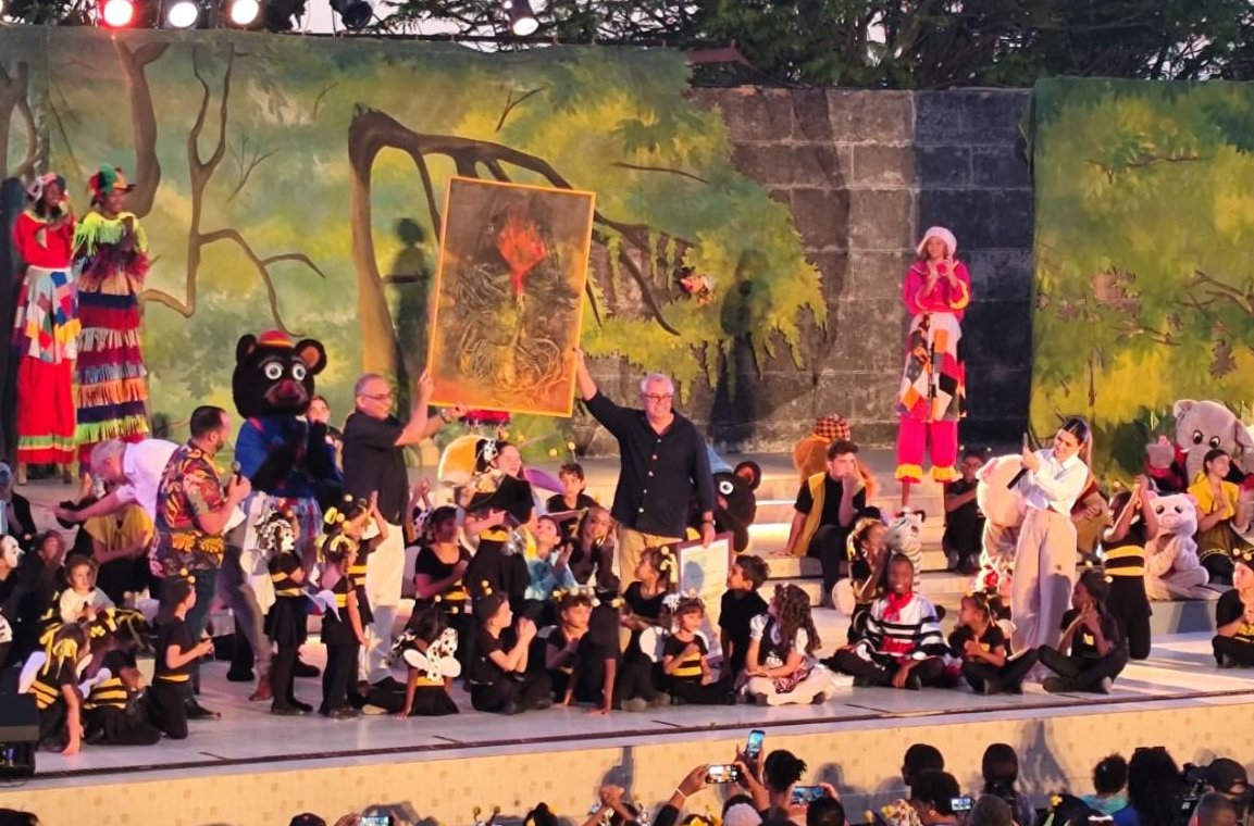 Compañía infantil de teatro La Colmenita