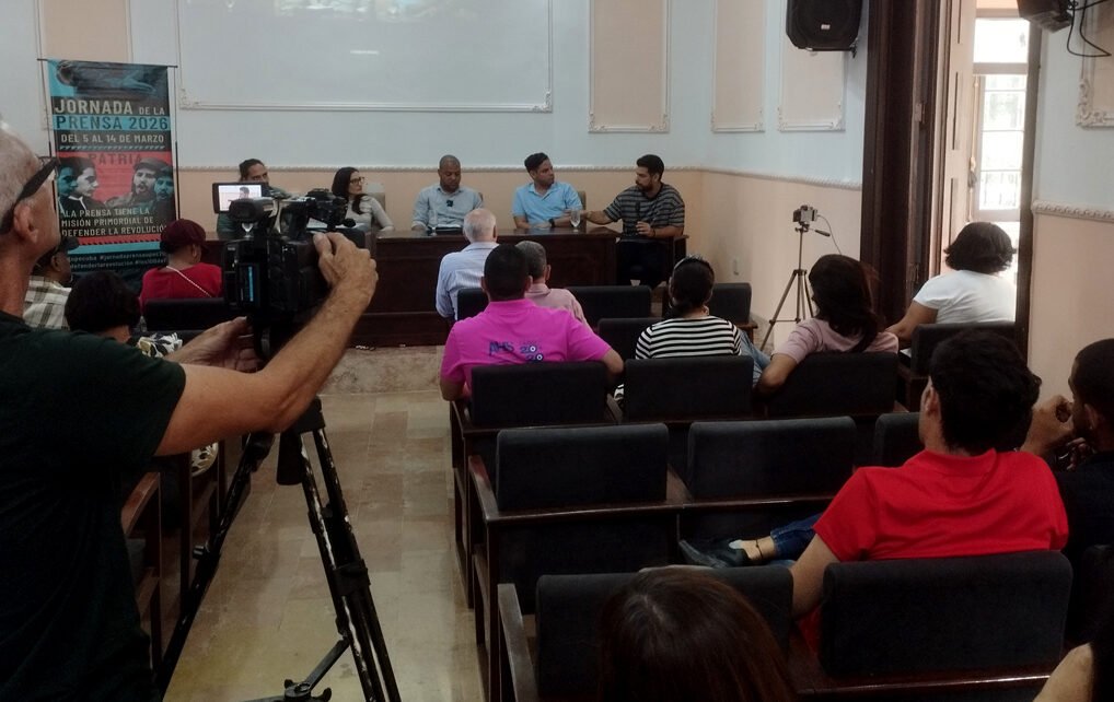 Panel «¿Periodistas o influencers?»