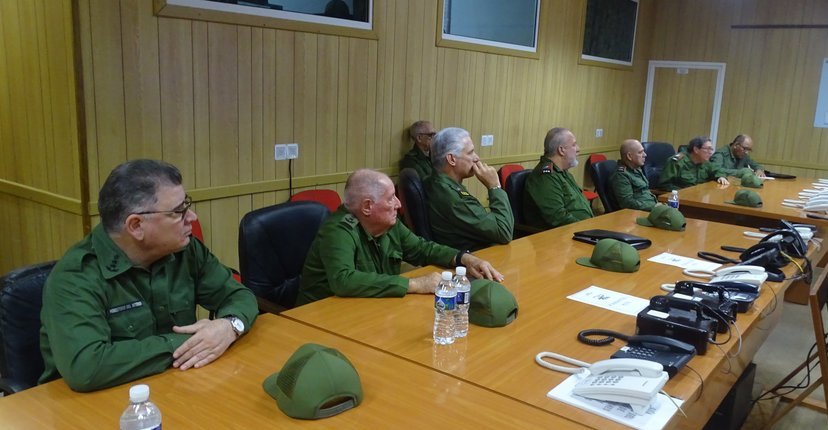 Presidente de Cuba y miembros del Buró Político en el Día Nacional de la Defensa