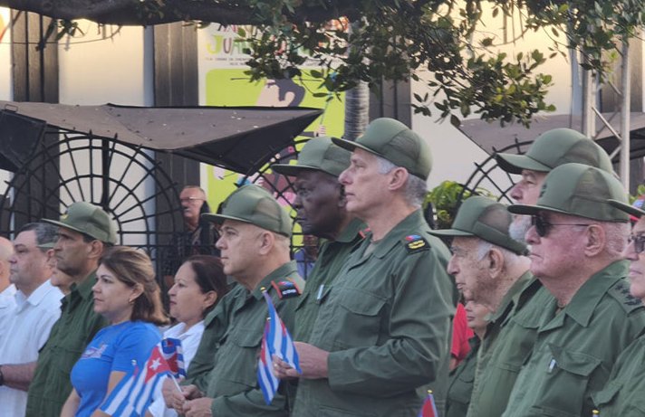 Asiste Díaz-Canel a acto por aniversario de la proclamación socialista