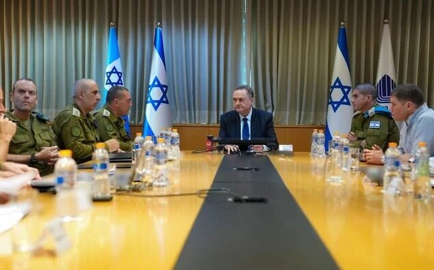 Katz en reunión con militares israelíes