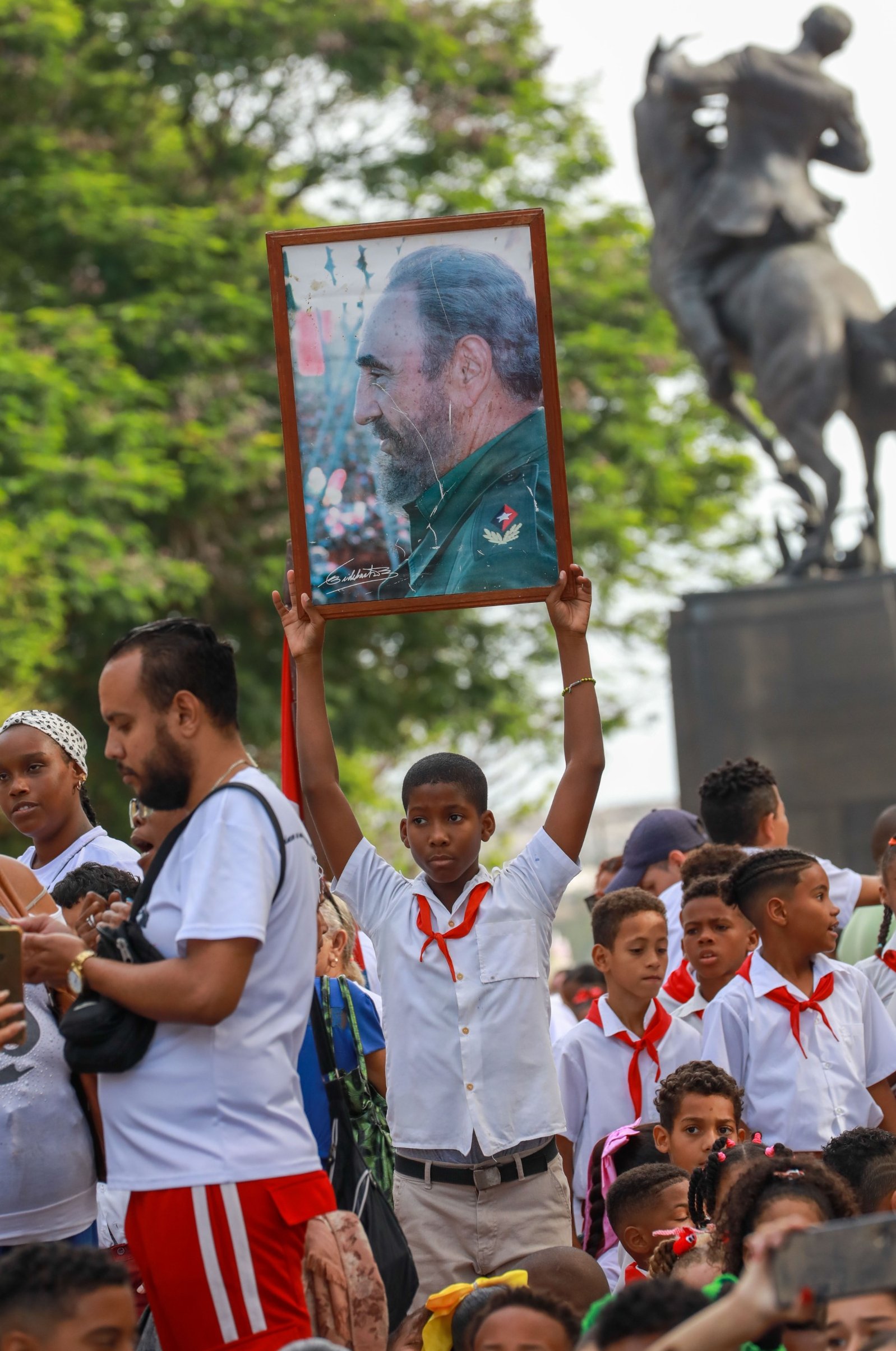 Celebremos con orgullo el cumpleaños de nuestra Unión de Jóvenes Comunistas y de la Organización de Pioneros José Martí