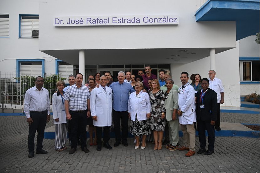 Visita de Miguel Díaz-Canel al Instituto de Neurología y Neurocirugía