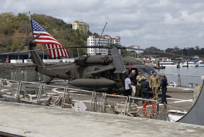 Parte del equipo del destructor USS Gridley