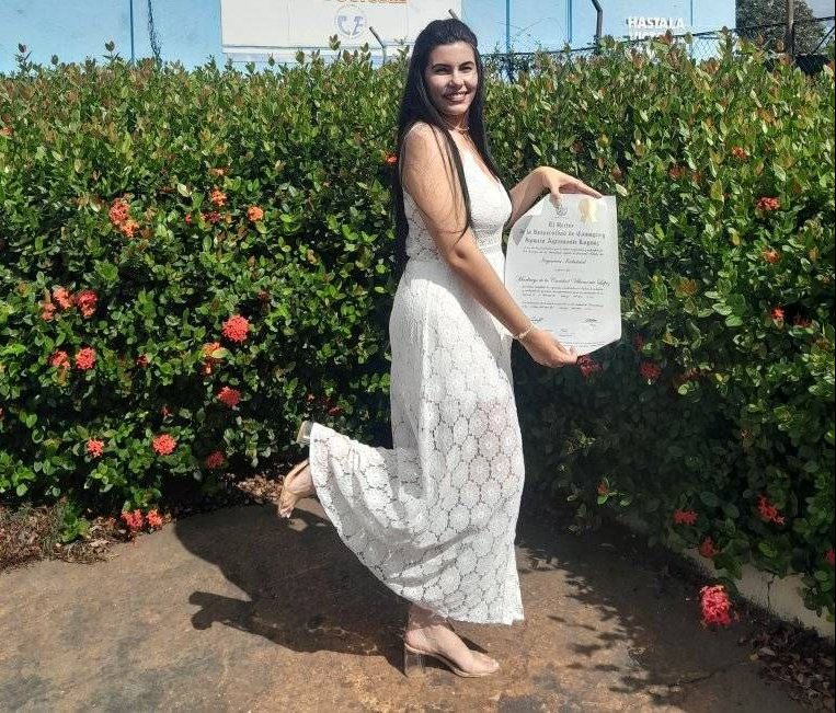 Marliuvys de la Caridad Villamonte López, de 25 años de edad, se crece ante lo que se asemeja a una montaña de imposibles, y desde la investigación científica busca soluciones a las problemáticas de su entidad.