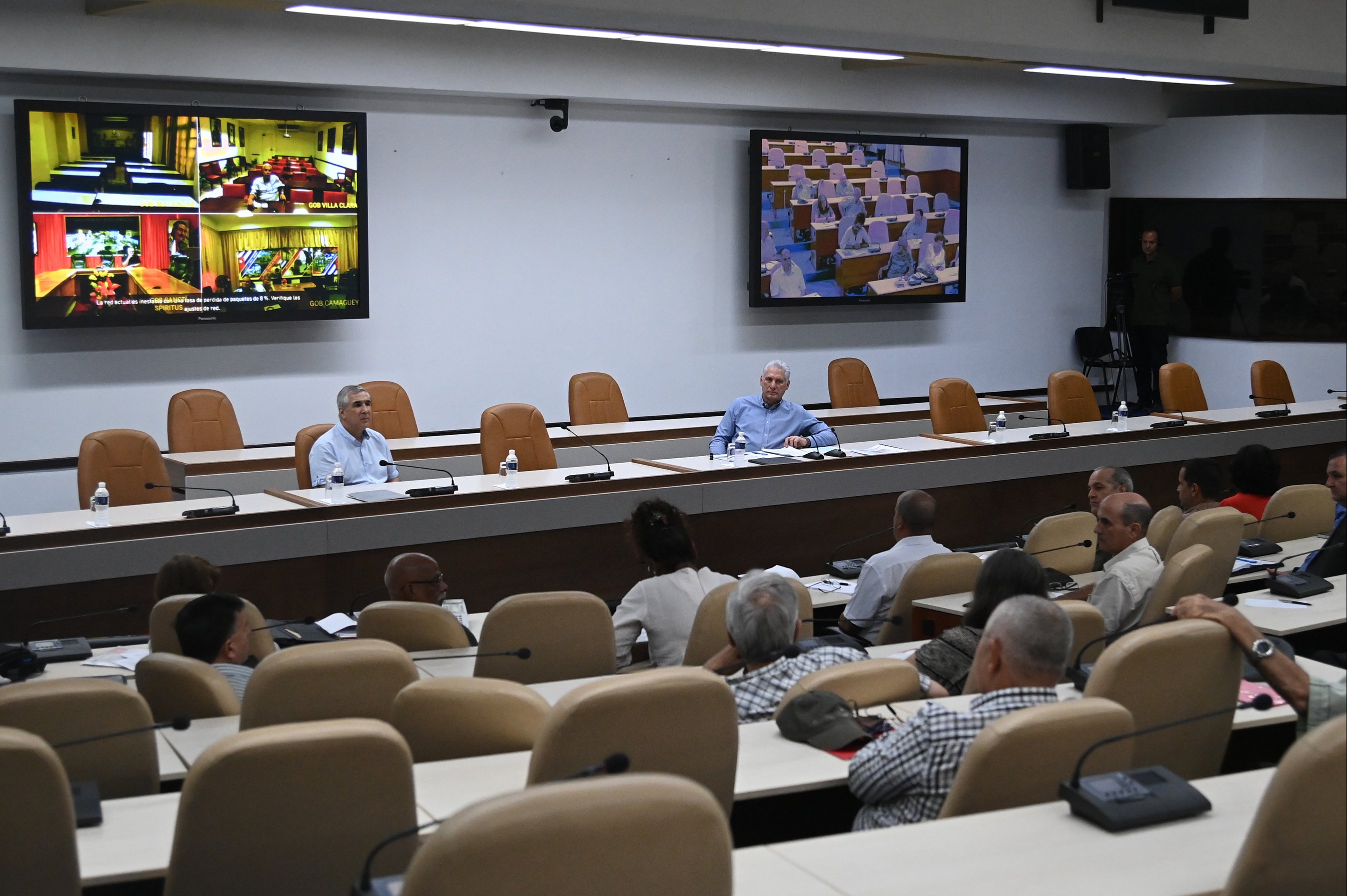 El Primer Secretario del Comité Central del Partido y Presidente de la República, Miguel Díaz-Canel Bermúdez, durante la sesión de abril del Consejo Nacional de Innovación.