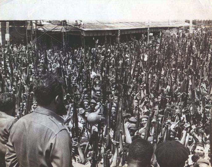 Ante la multitud congregada cerca del Cementerio de Colón, Fidel proclamó el carácter socialista de la Revolución. Los asistentes con los fusiles en alto, expresaron su decisión de defender la patria, por lo que la fecha pasó a la historia como Día del Miliciano.