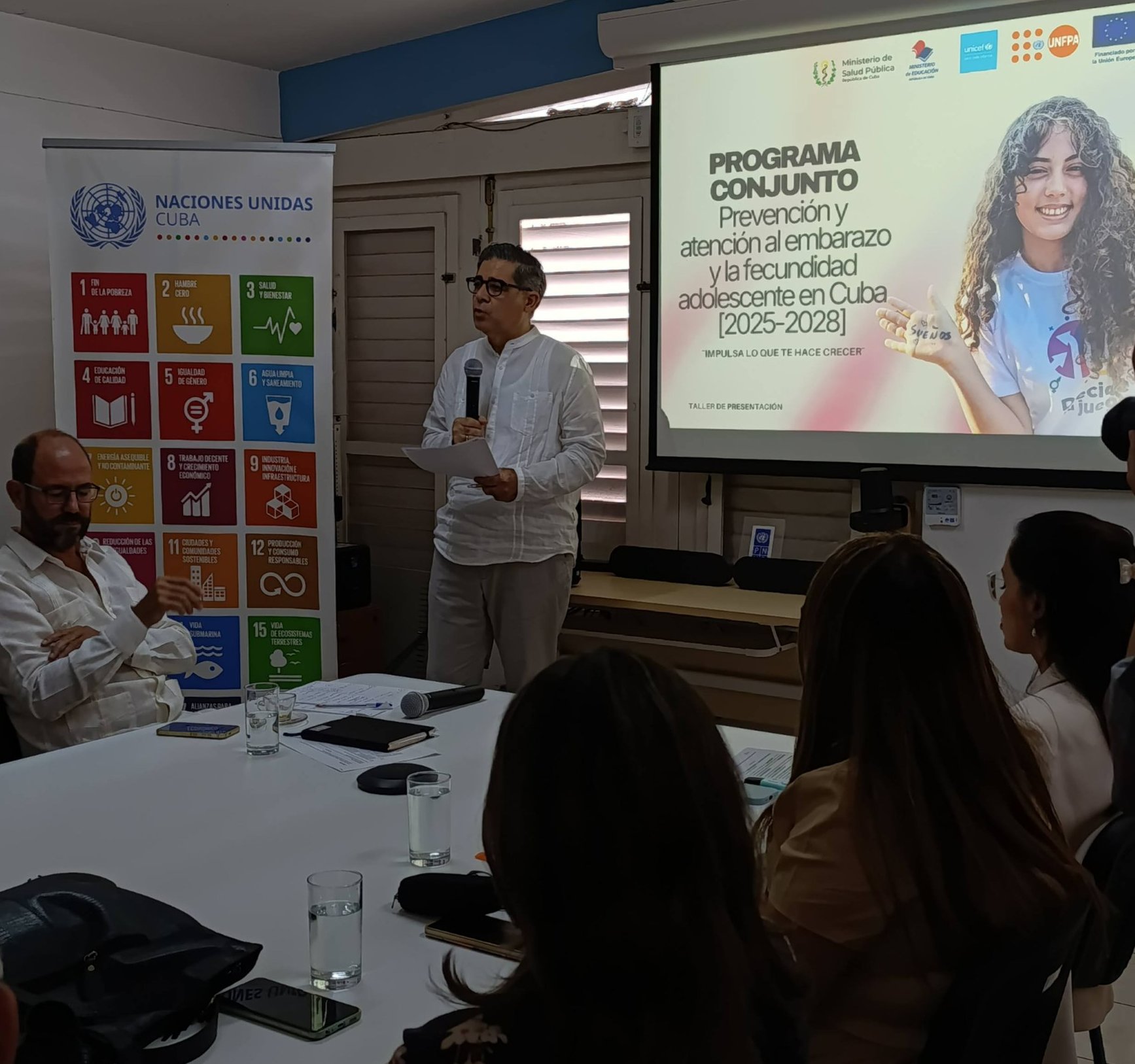 Presentan programa para la prevención y atención de embarazo adolescente en Cuba