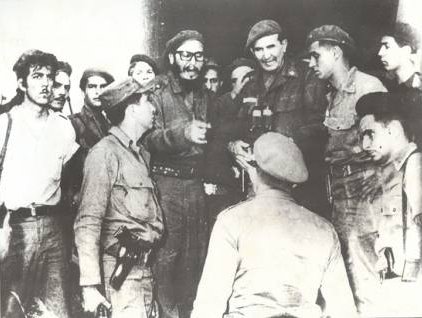 «Fidel, como Comandante en Jefe, tiene la brillantez de un gran estadista. Incorporó a sus métodos de trabajo sus experiencias en batallas anteriores», destacó Fernández.