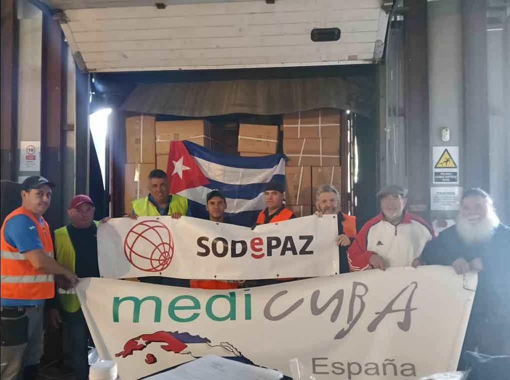 Contenedor con ayuda sanitaria