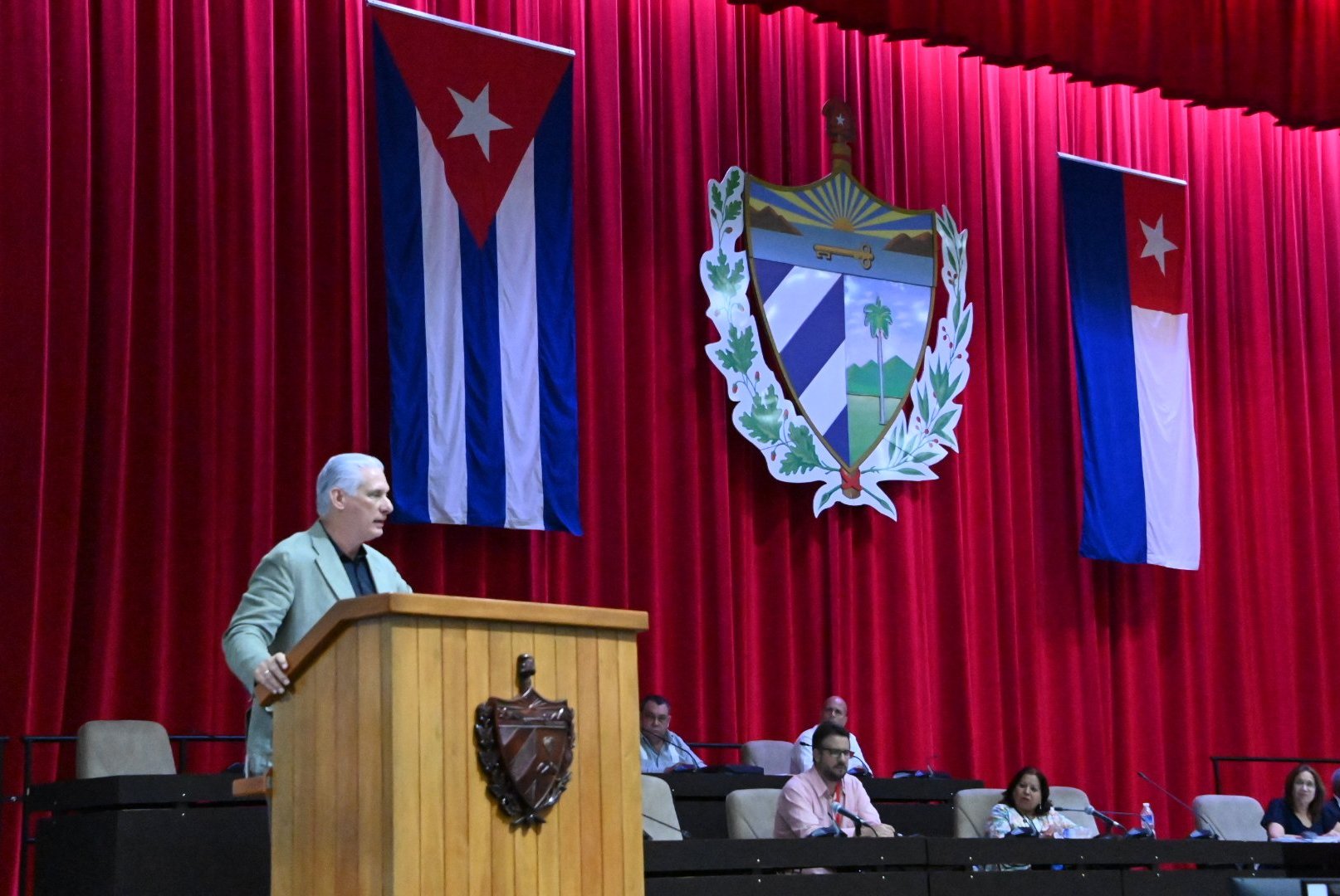 Díaz-Canel al Parlamento: Cuba cambia para levantarse, para vivir mejor, para seguir siendo libre
