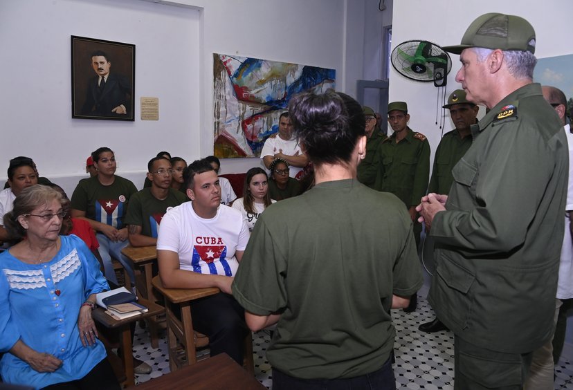 Visita de Miguel Díaz-Canel a la Zona «Catedral» en la Habana Vieja