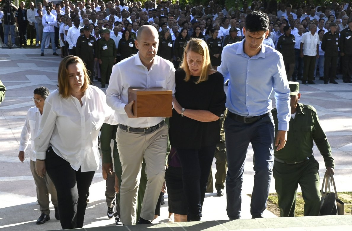 Ceremonia de Honores Militares e Inhumación de los restos mortales del Comandante de la Revolución Ramiro Valdés Menéndez.