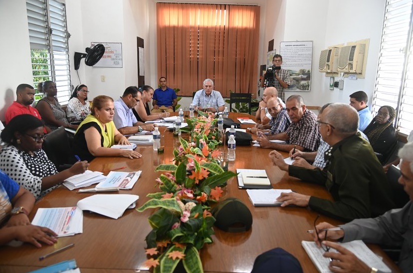 Recorre presidente Díaz-Canel municipios de San Miguel del Padrón y Diez de Octubre.