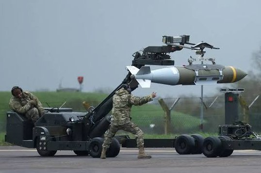 Fuerzas estadounidenses en la base aérea de Fairford, en medio del conflicto entre Estados Unidos e Israel con Irán