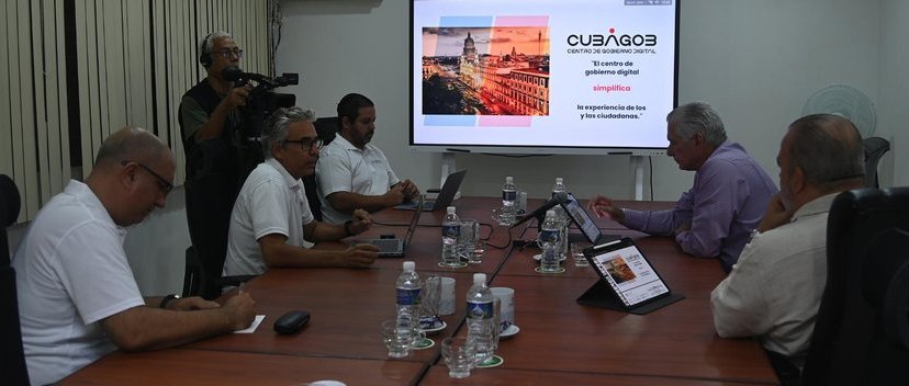 Presidente cubano visita sede de la plataforma Soberanía